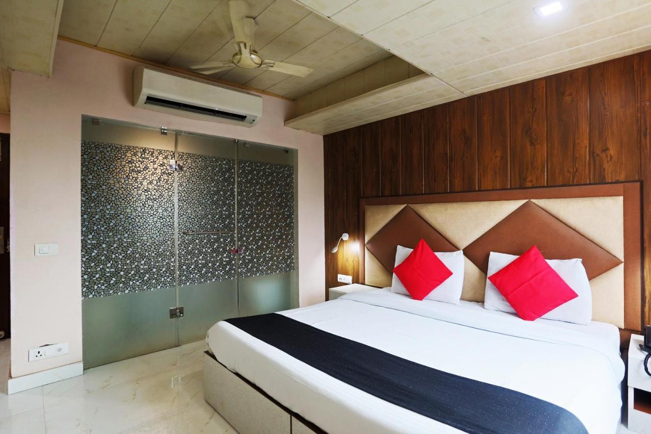 Capital O 23188 Glory Villa นิวเดลี ภายนอก รูปภาพ